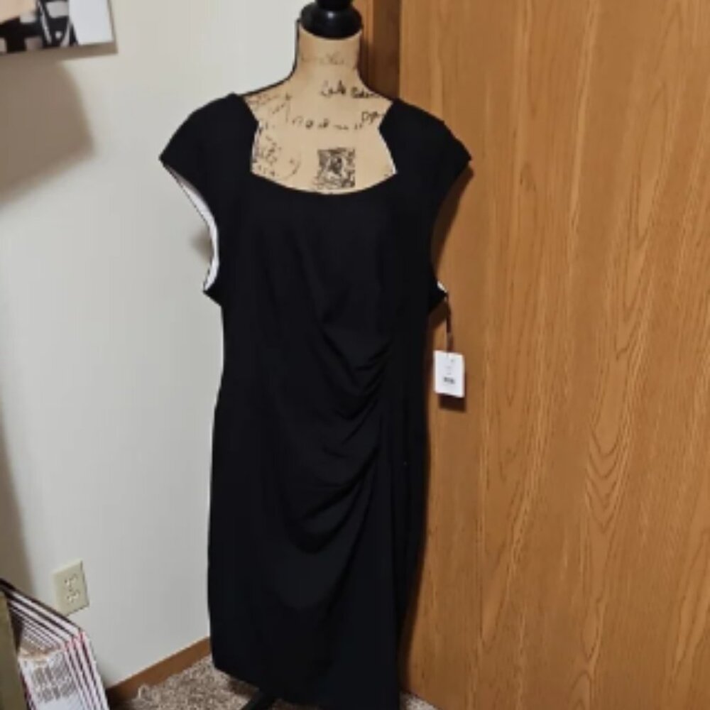 Elegant Calvin Klein Black Dress. NWT. Size 22w